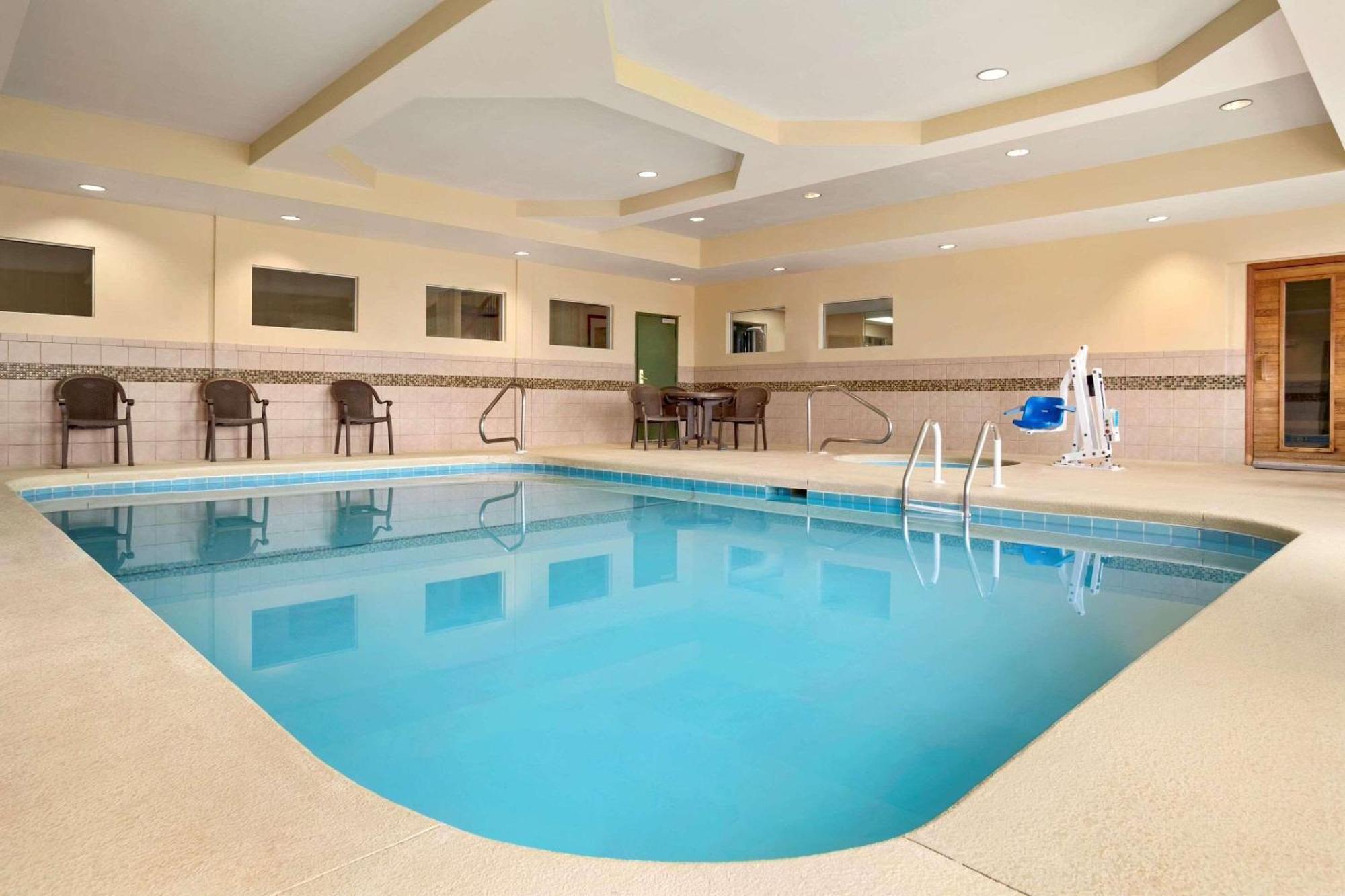 Country Inn & Suites By Radisson, Albany, Ga Bagian luar foto